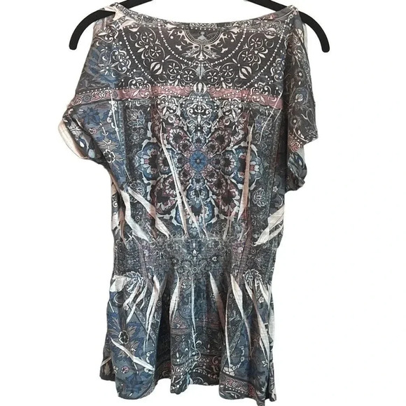 Forever 21 small printed cold shoulder elastic waist top - Picture 2 of 6